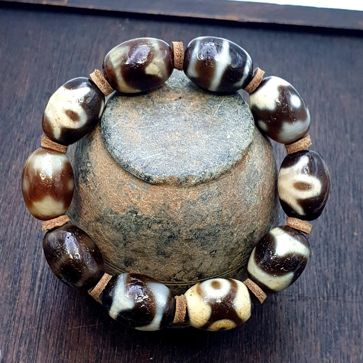 Tibetan hq agate dzi beads with eye & wave motifs spiritual bracelet mala