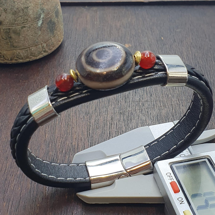 Handcrafted bracelet eye in eye tibetan dzi bead pu leather bracelet