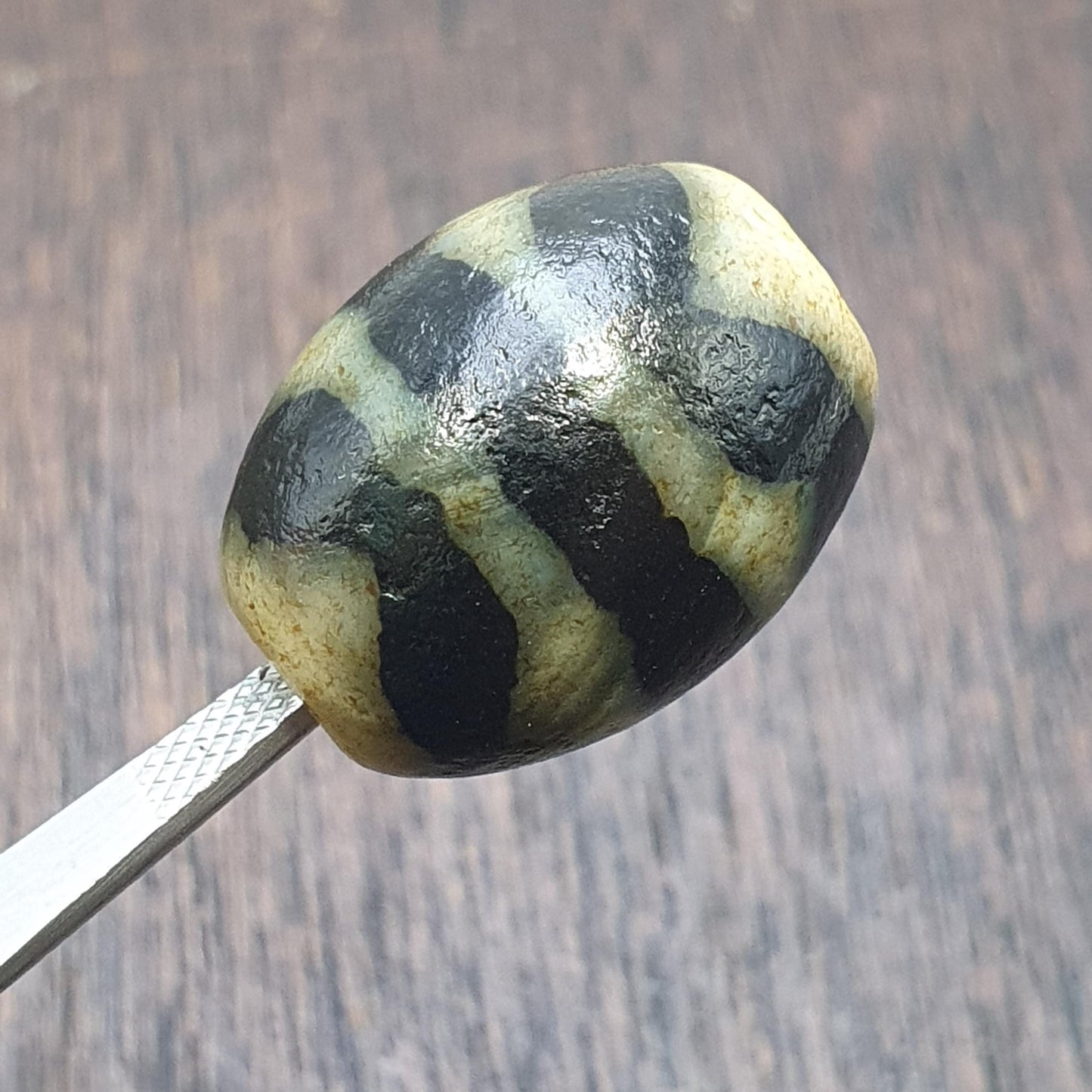 Old tibetan dogtooth pattern agate stone dzi bead amulet #40