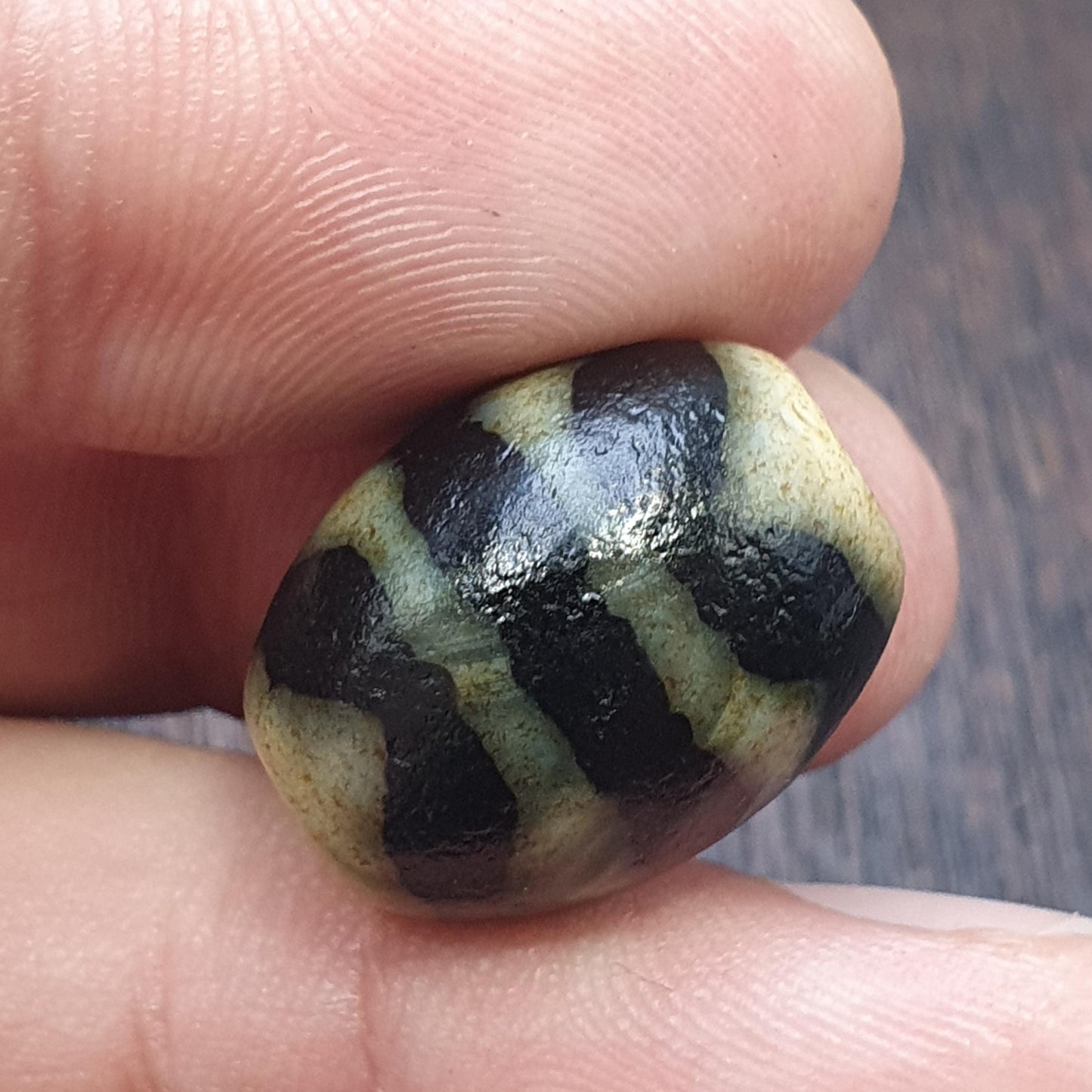 Old tibetan dogtooth pattern agate stone dzi bead amulet #40