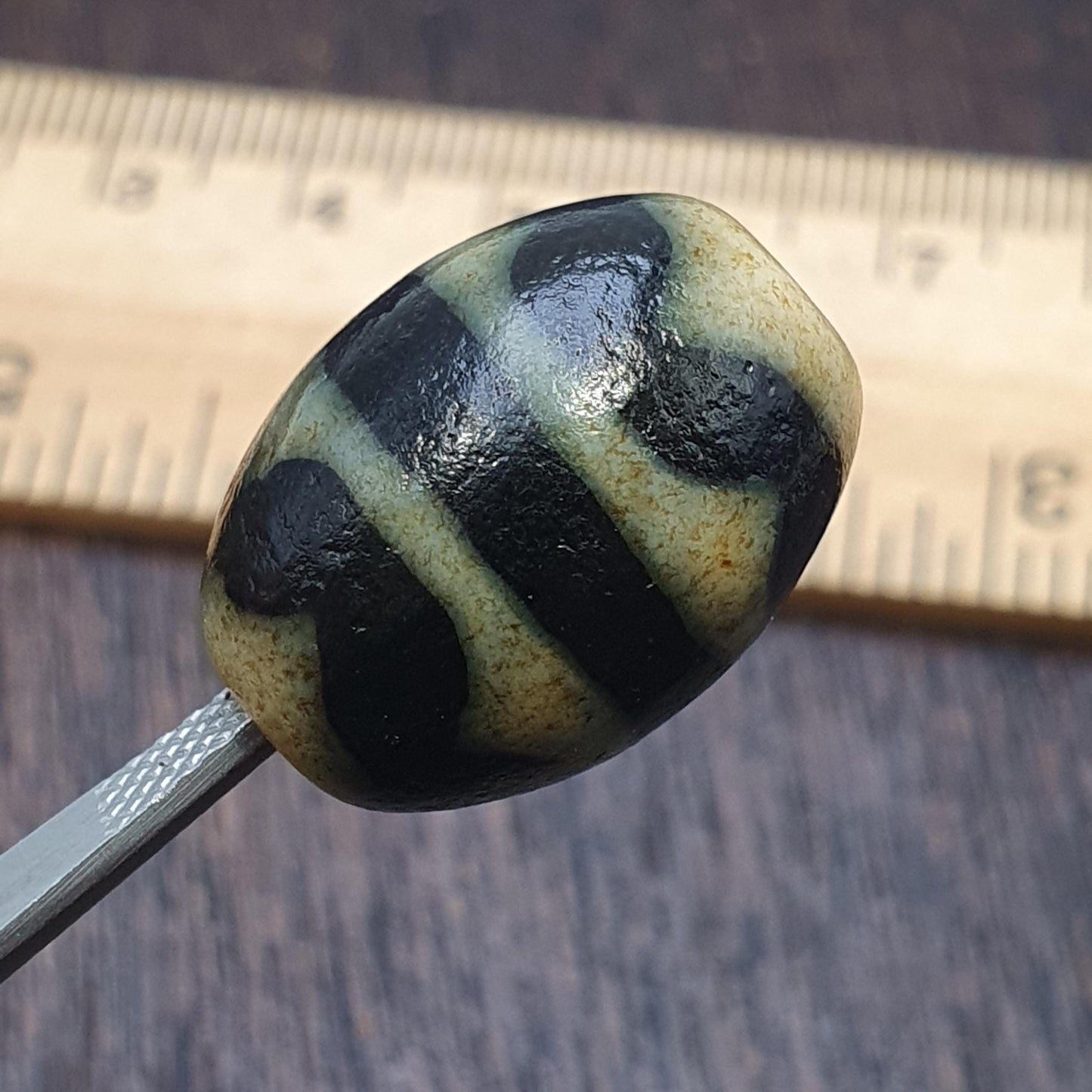 Old tibetan dogtooth pattern agate stone dzi bead amulet #40