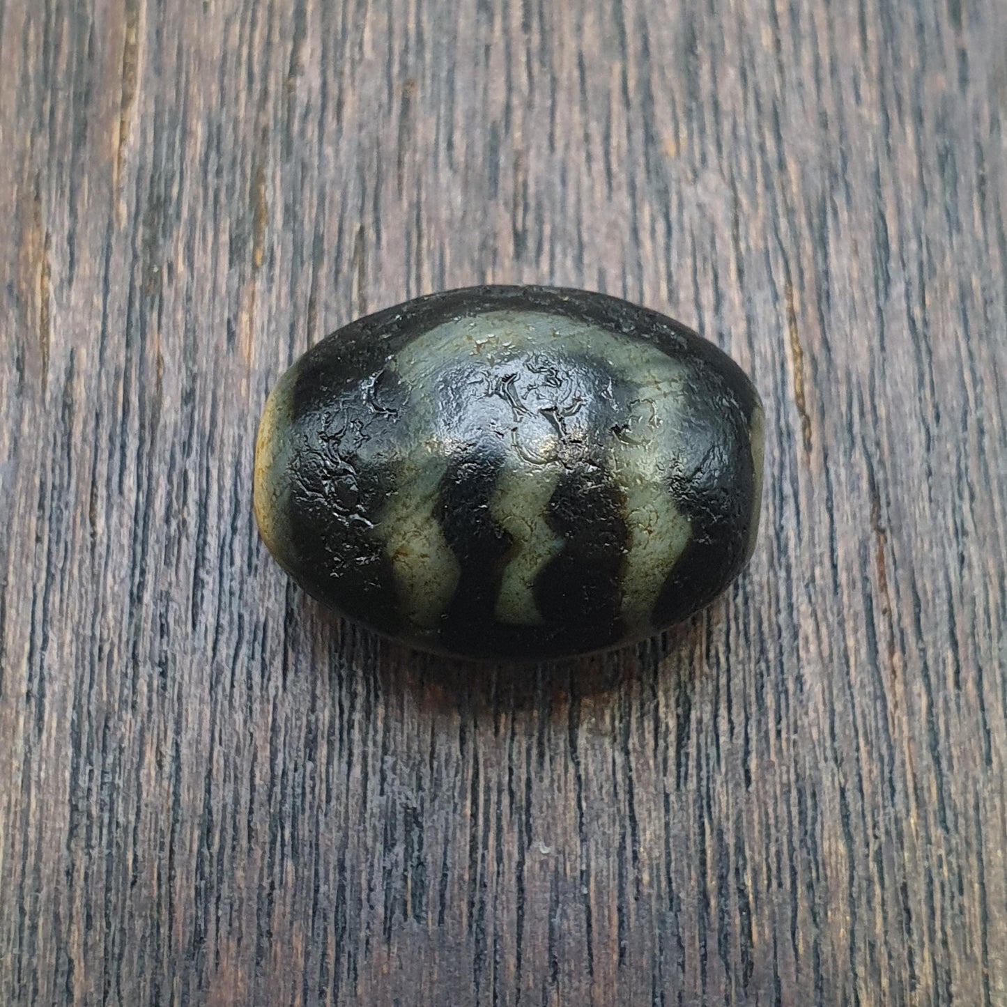Old tibetan unique pattern eye agate stone dzi bead amulet #42