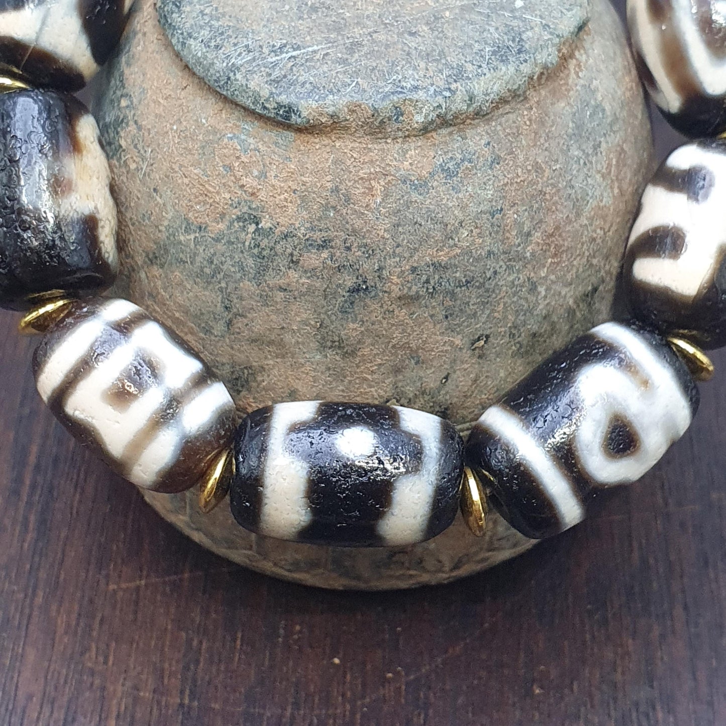 Tibetan tradition agate dzi beads with eye & wave motifs spiritual bracelet mala