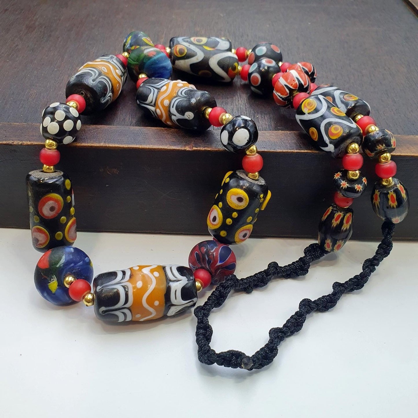 Vintage venetian african style skunk eyes and chevron beads beaded necklace #4