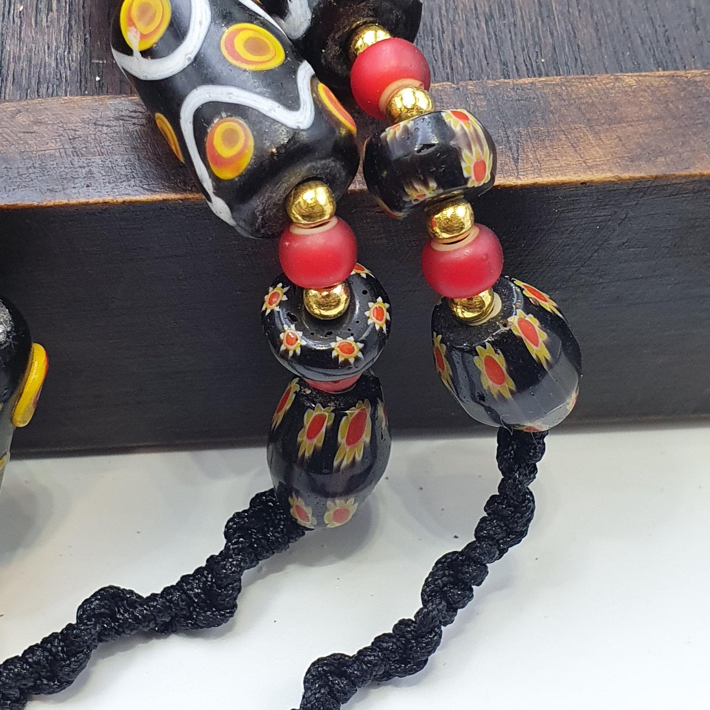 Vintage venetian african style skunk eyes and chevron beads beaded necklace #4
