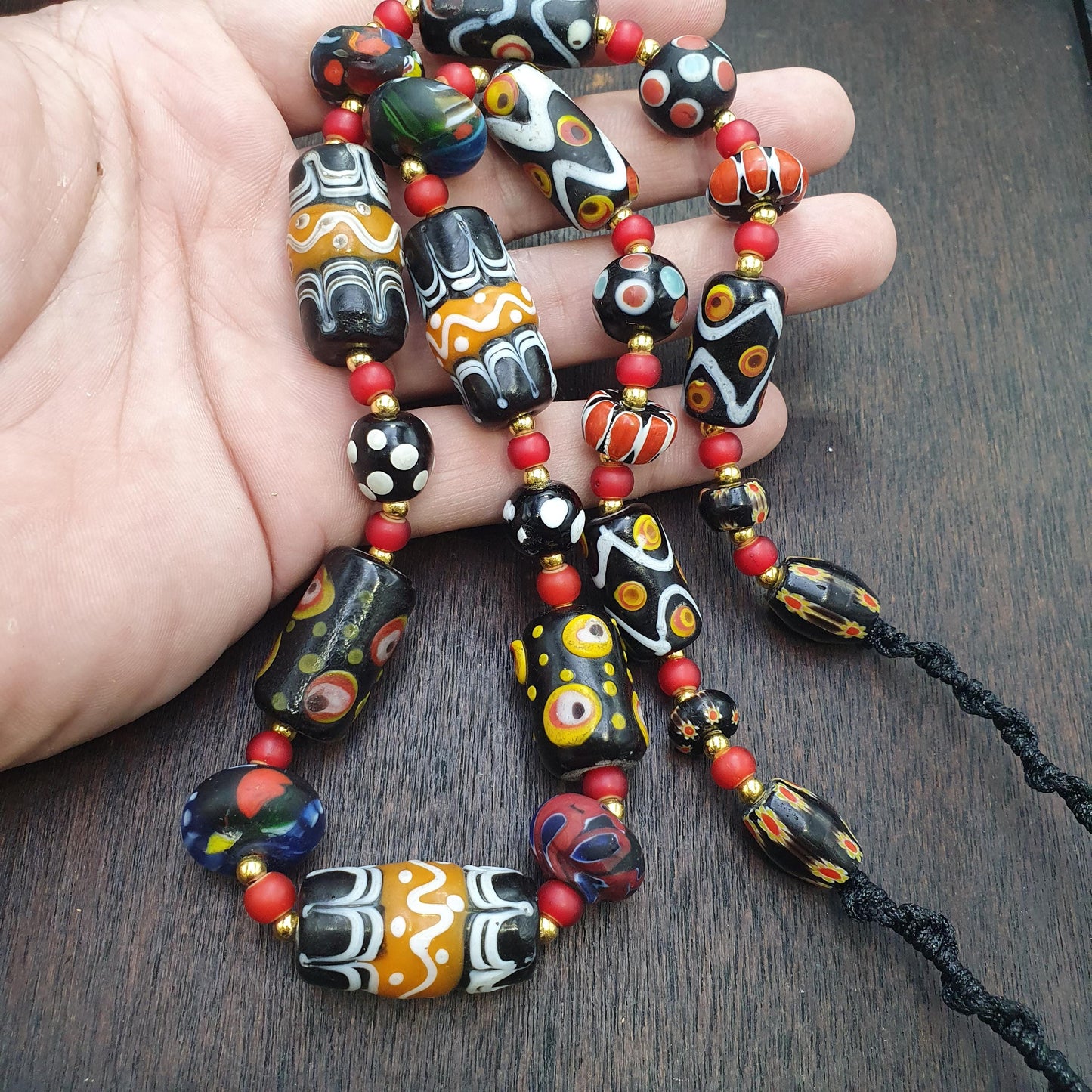 Vintage venetian african style skunk eyes and chevron beads beaded necklace #4