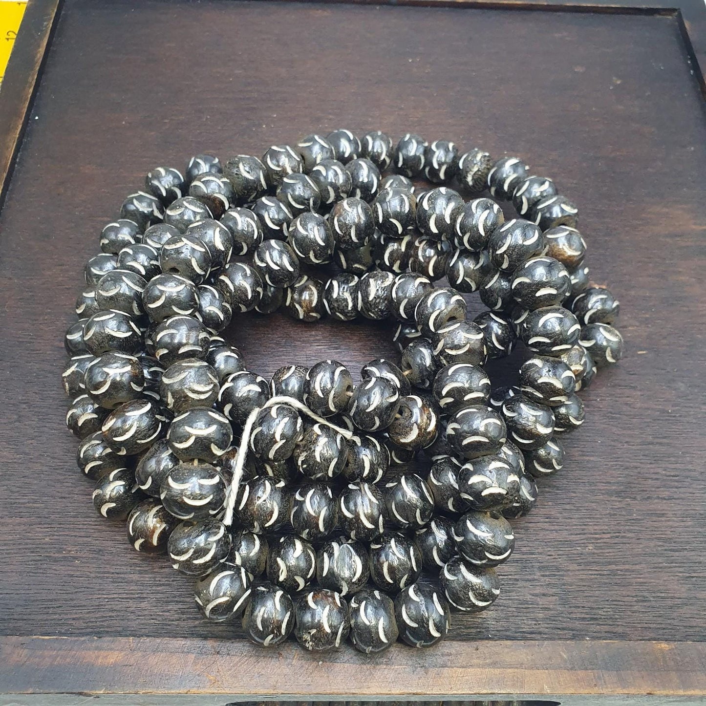 Vintage tibetan yak bone (buffalo) carving beads beaded strand, necklace