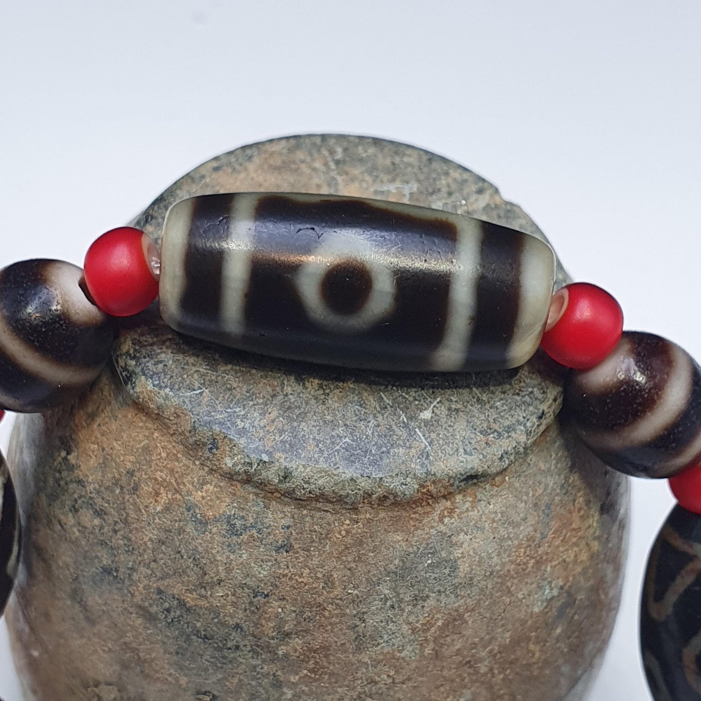 Old himalayan tibetan agate dzi beads unique pattern pyu pumtek bracelet