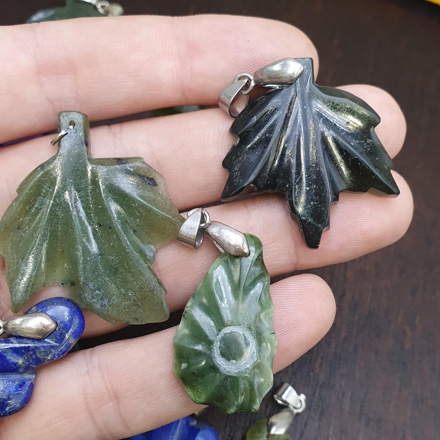 Lot 15 pendants lapis lazuli, jade, jasper, quartz hand carved pendants necklace