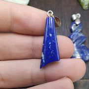Lot 8 pendants lapis lazuli, jade, jasper, hand carved pendants necklace