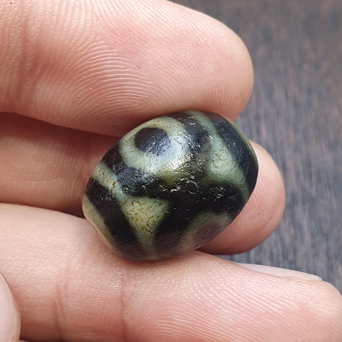 Old tibetan 3 eyes in eyes agate stone dzi bead amulet #41