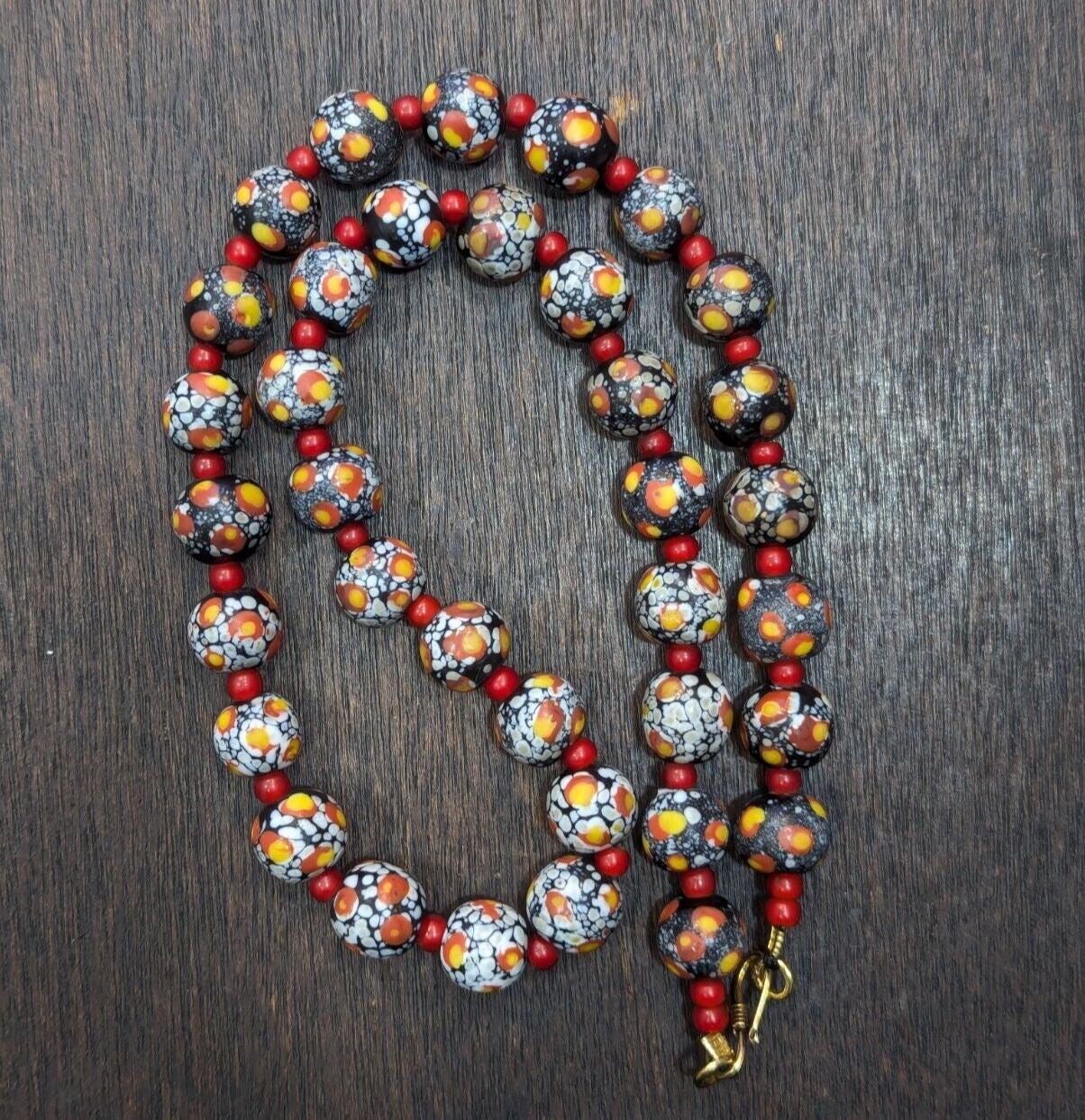 Vintage venetian red white heart and eyes art glass bead necklace
