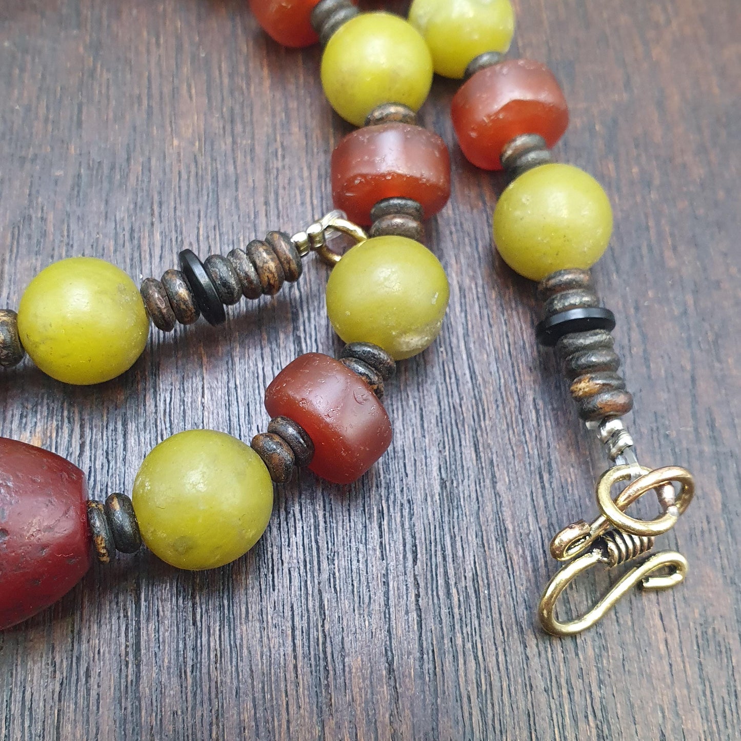 Himalayan serpentine jade & carnelian bead necklace, ethnic, healing stones