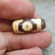 Old tibetan 3 eyed sky and earth agate stone dzi bead amulet