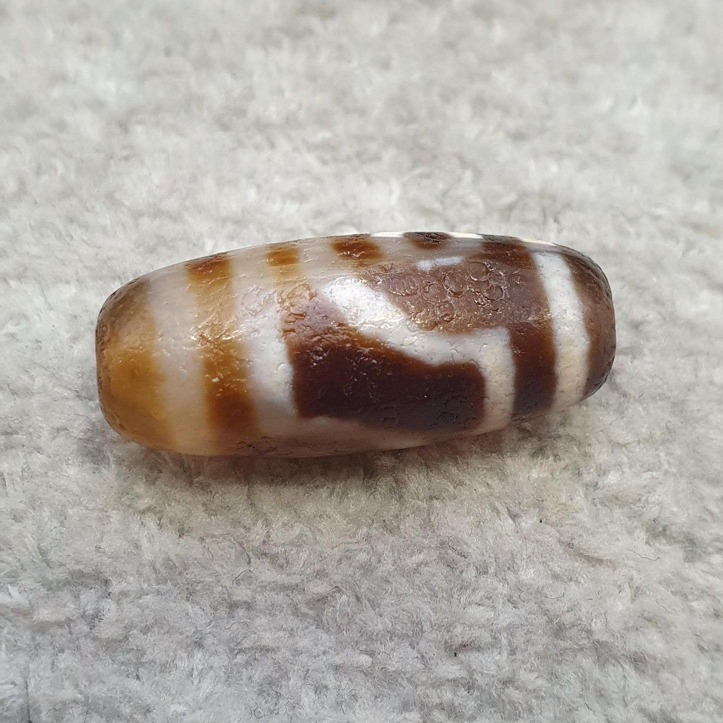 Old tibetan 2 eyed sky and earth agate stone dzi bead amulet
