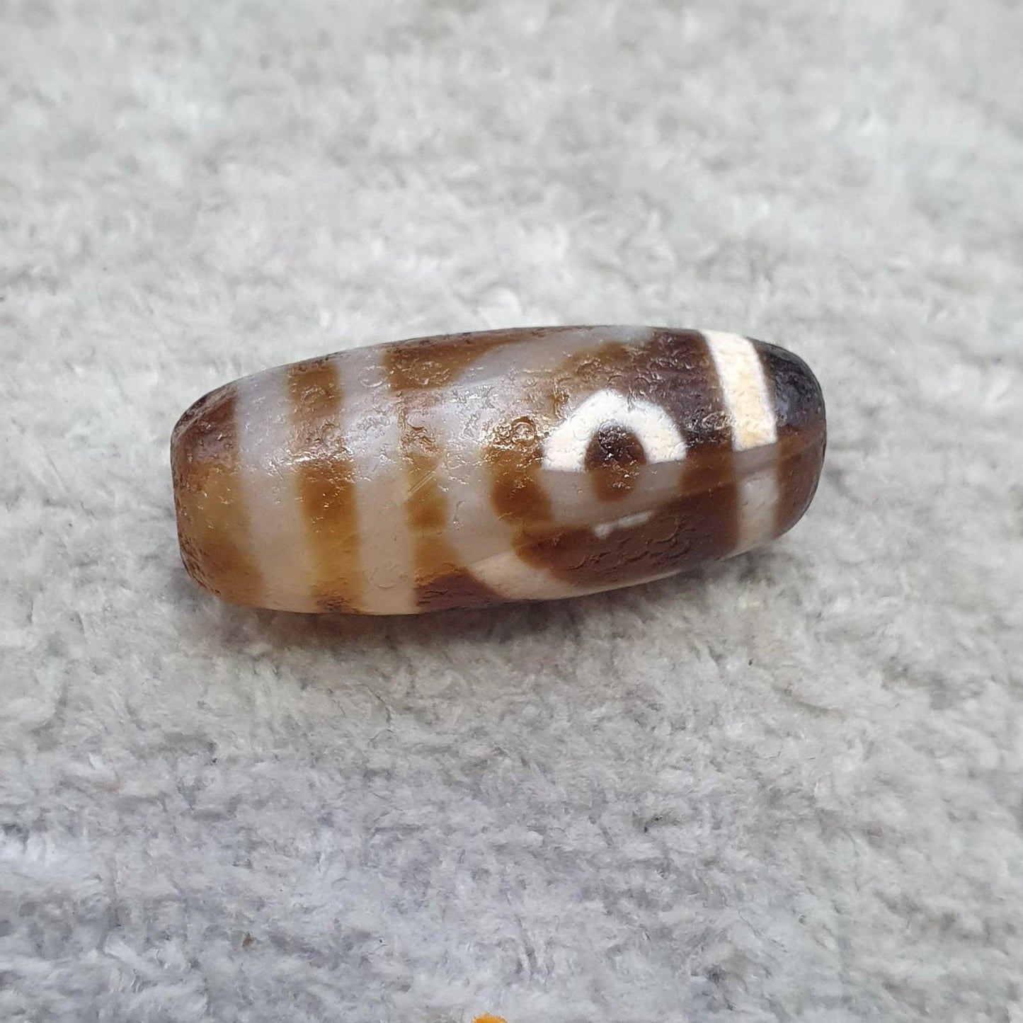Old tibetan 2 eyed sky and earth agate stone dzi bead amulet