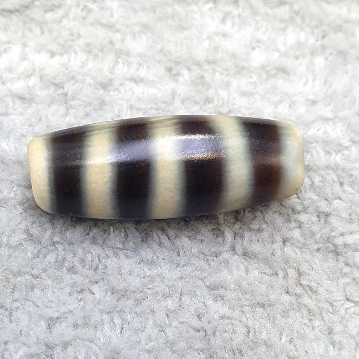 Old tibetan two sky eyes pattern agate stone dzi bead spiritual amulet