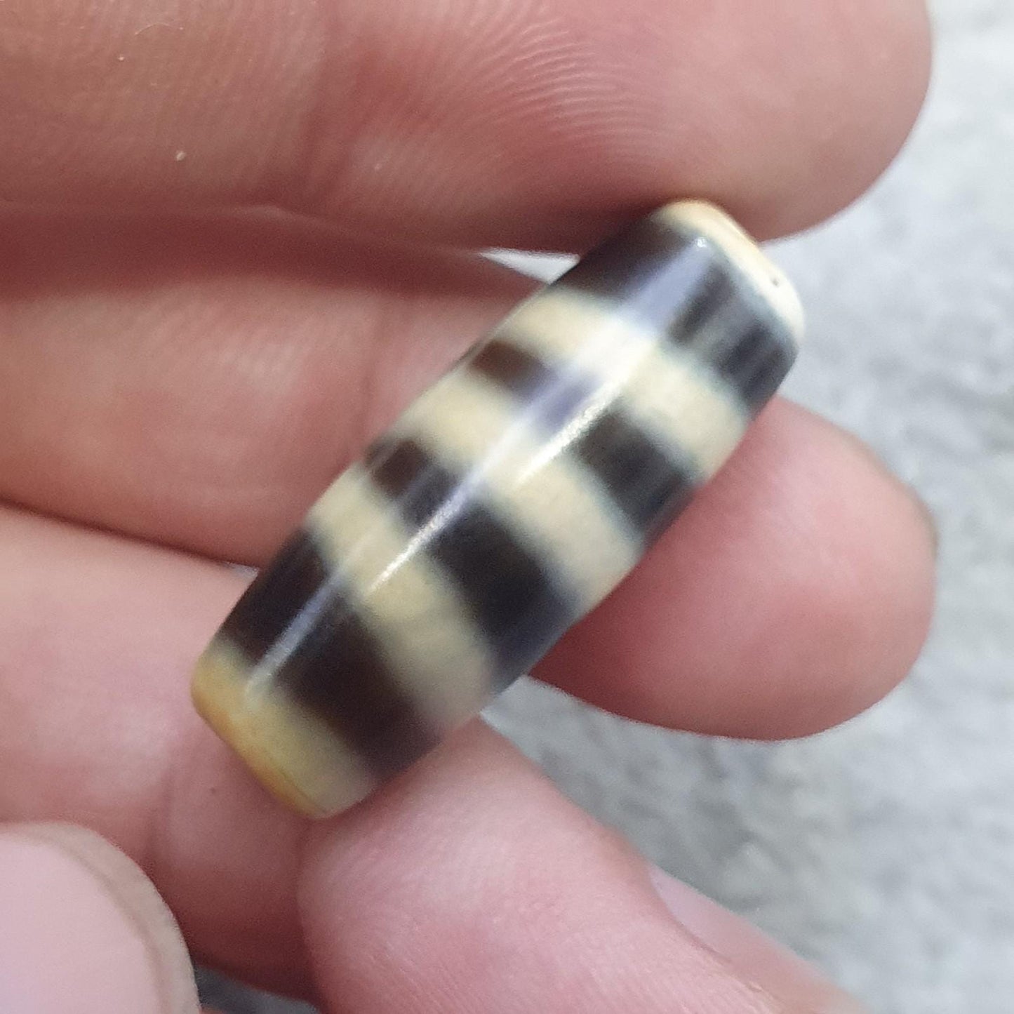 Old tibetan two sky eyes pattern agate stone dzi bead spiritual amulet