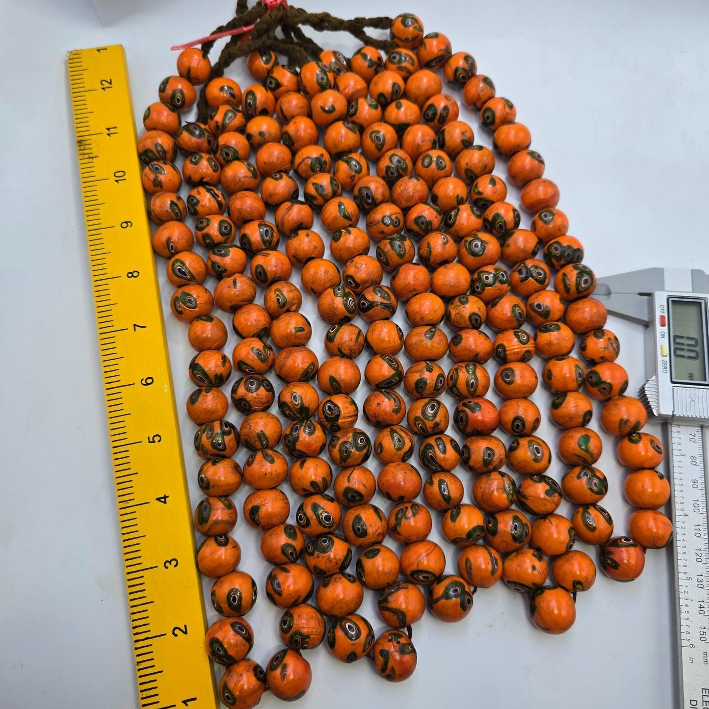 Vintage very unique eyes- floral pattern glass beaded strand necklace 18-19mm