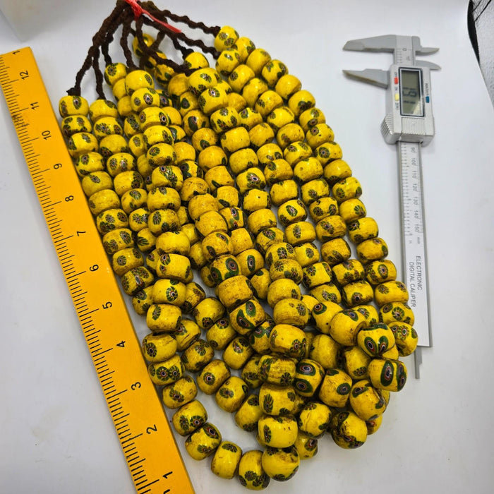 Vintage unique gabri eyes- floral rondell shape glass beaded strand necklace