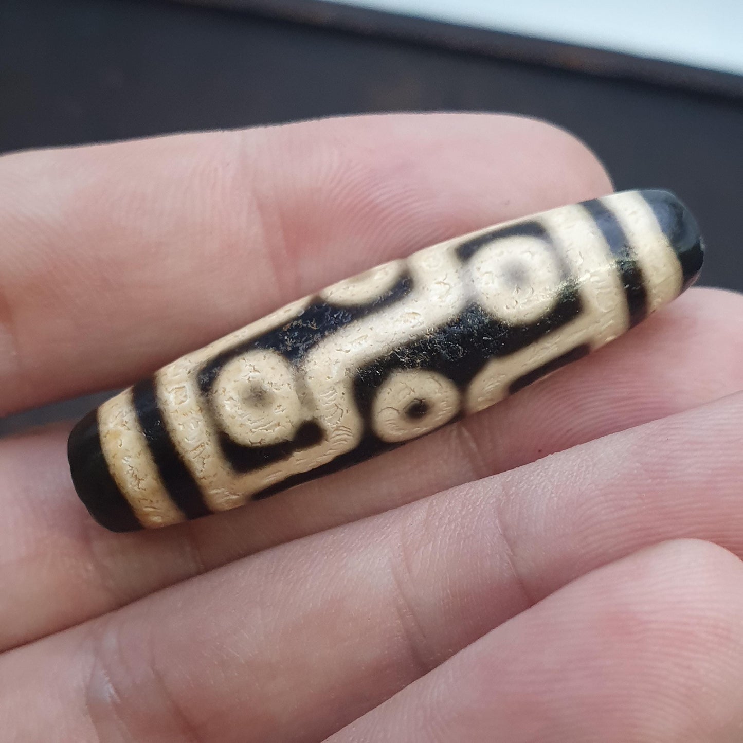 9 eyes pattern black tibetan agate dzi  bead amulet necklace