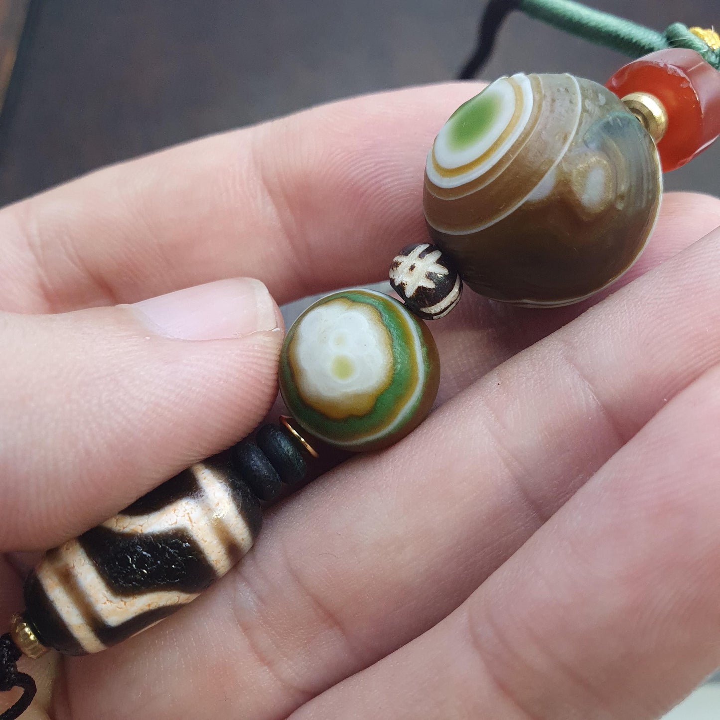 Natural mongolia gobi eyes agate & tibetan dzi agate carnelian bead necklace