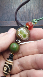 Natural mongolia gobi eyes agate & tibetan dzi agate carnelian bead necklace