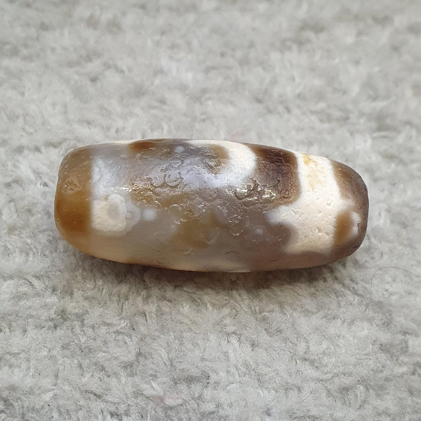 Old tibetan 3 eyed sky and earth agate stone dzi bead amulet