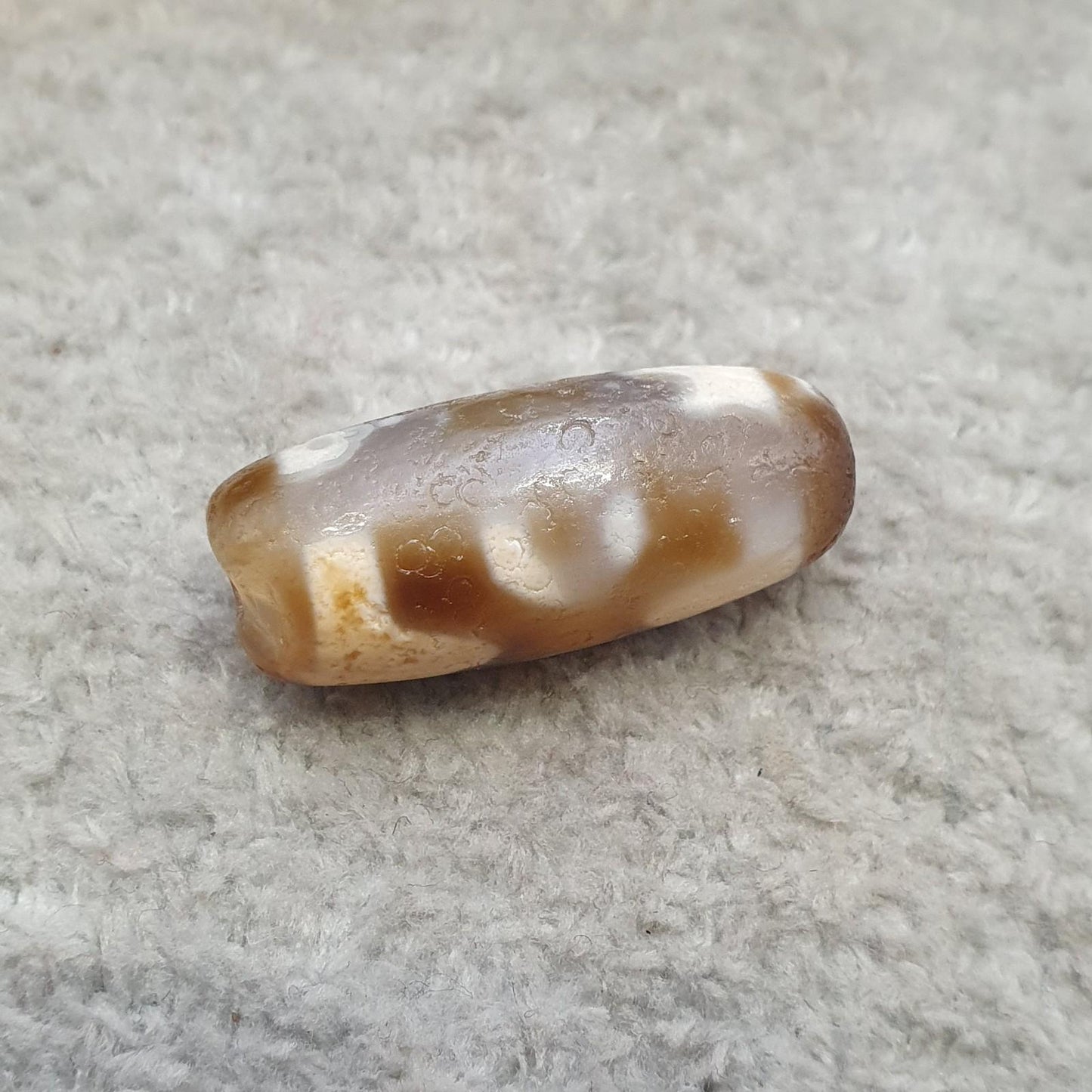 Old tibetan 3 eyed sky and earth agate stone dzi bead amulet