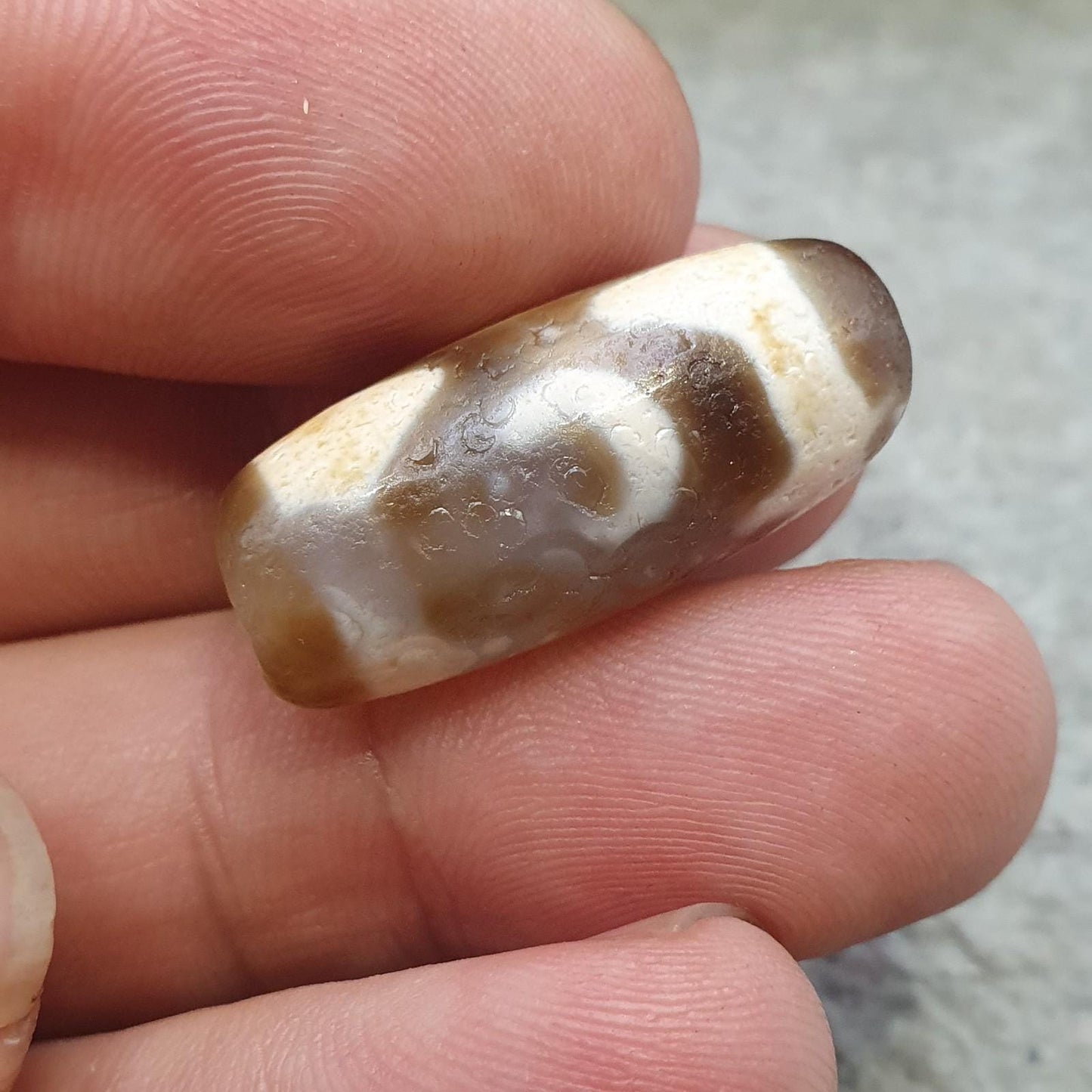 Old tibetan 3 eyed sky and earth agate stone dzi bead amulet