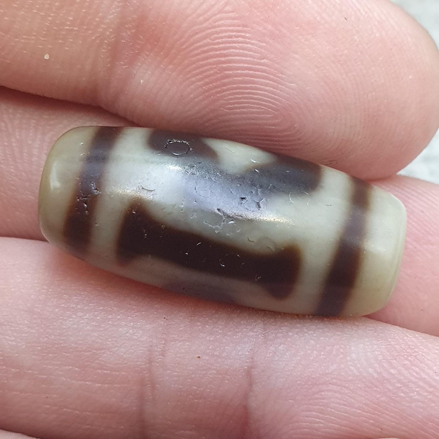 Old tibetan two flower eyes pattern agate stone dzi bead spiritual amulet
