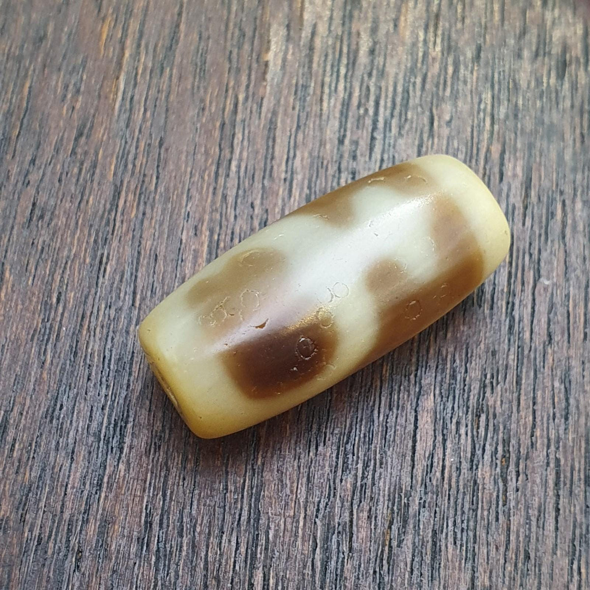 Old tibetan treasure vase eyes pattern agate stone dzi bead amulet