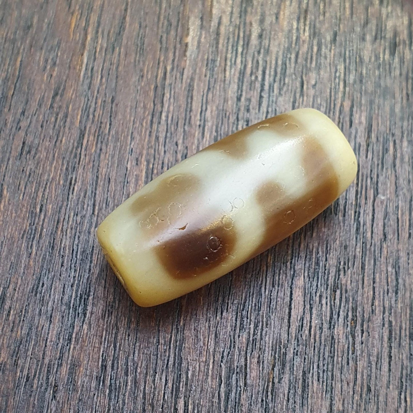 Old tibetan treasure vase eyes pattern agate stone dzi bead amulet