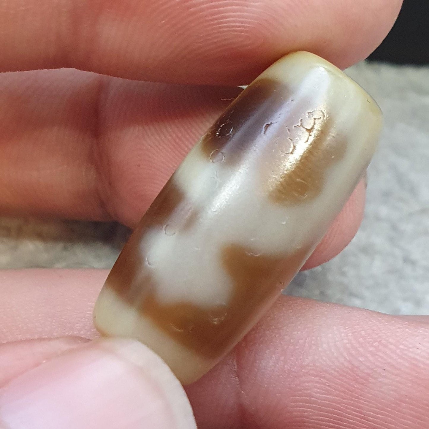 Old tibetan treasure vase eyes pattern agate stone dzi bead amulet