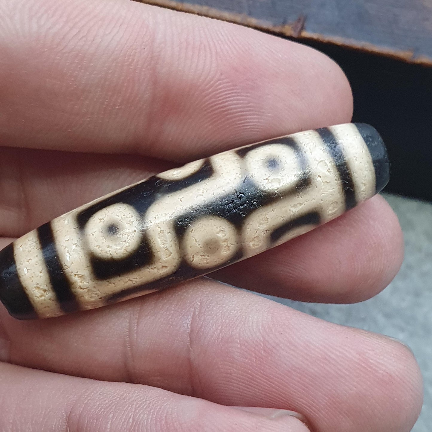 9 eyes pattern black tibetan agate dzi  bead amulet necklace
