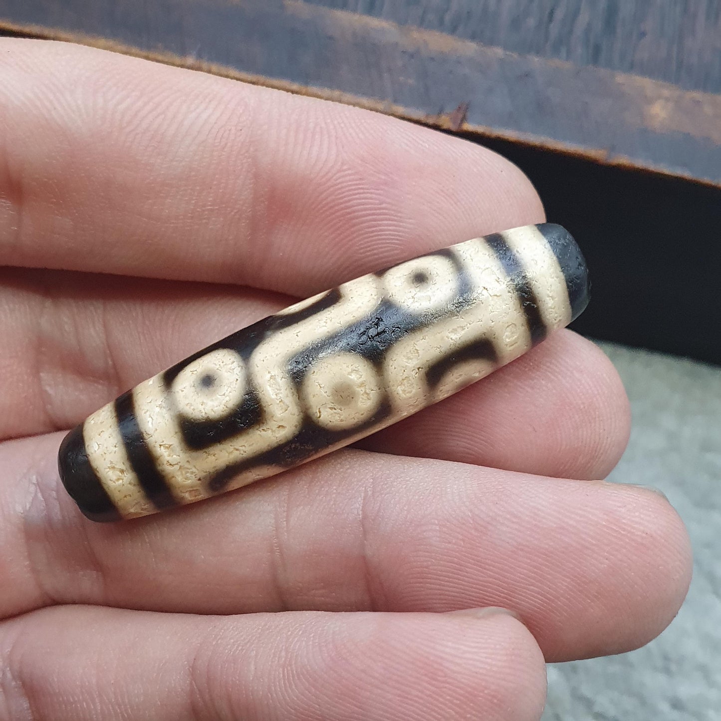 9 eyes pattern black tibetan agate dzi  bead amulet necklace