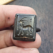 Antique Style Agate Intaglio Ring – Mythical Animal Carved Gemstone Bronze ring
