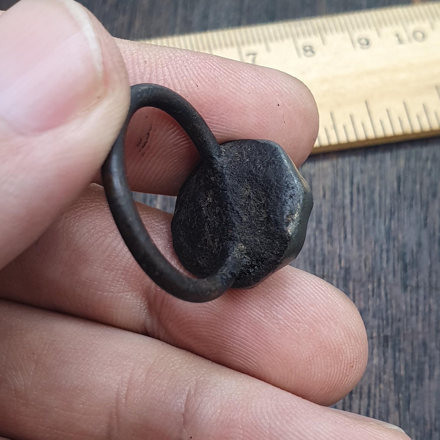 Antique Style Agate Intaglio Ring – Mythical OX & Star Symbol Bronze ring