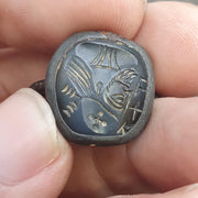 Antique Style Agate Intaglio Ring – Mythical King Symbol Bronze ring