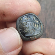 Antique Style Agate Intaglio Ring – Mythical King Symbol Bronze ring