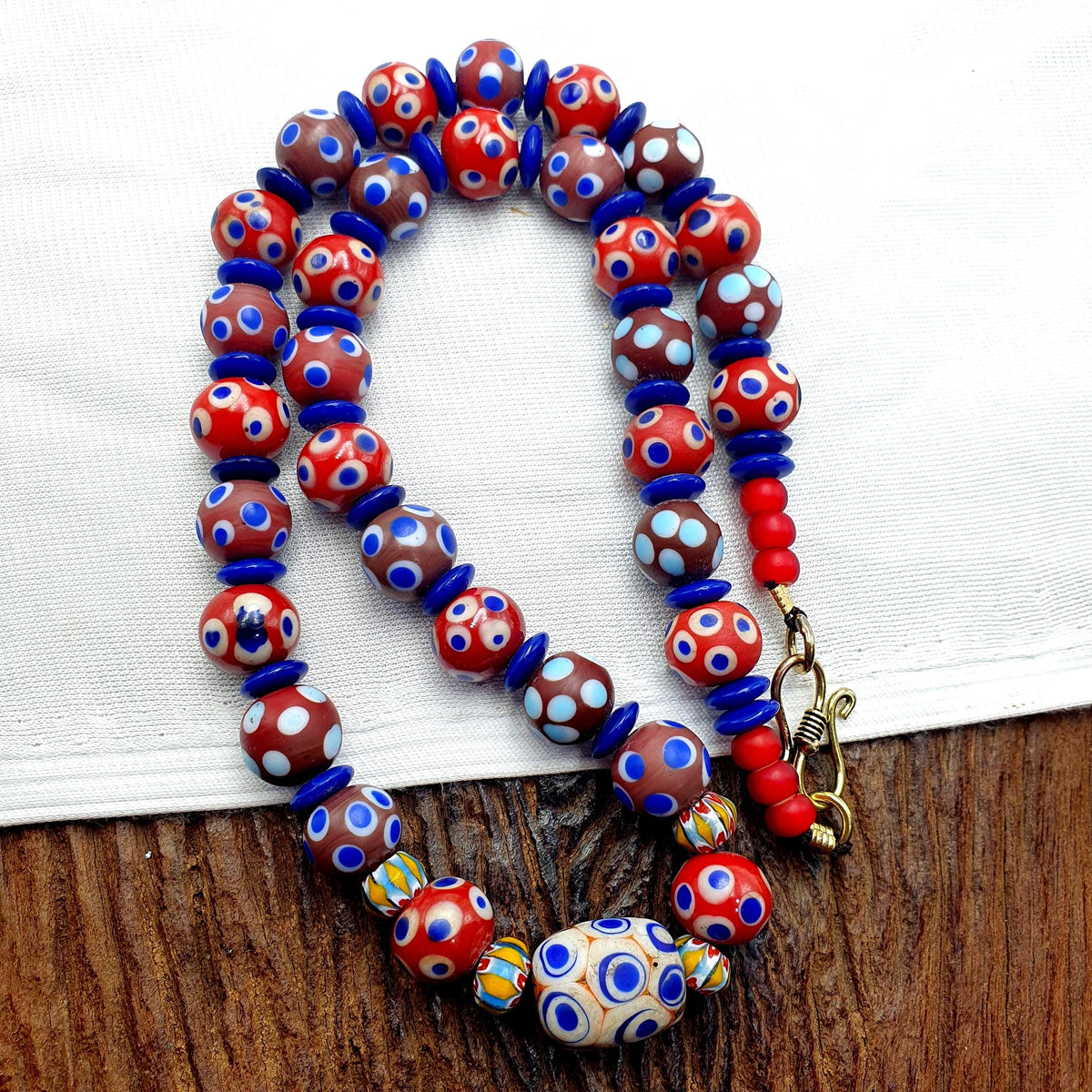 Venetian style Polka dot Chevron whiteheart beads necklace 12mm & 22 inches long