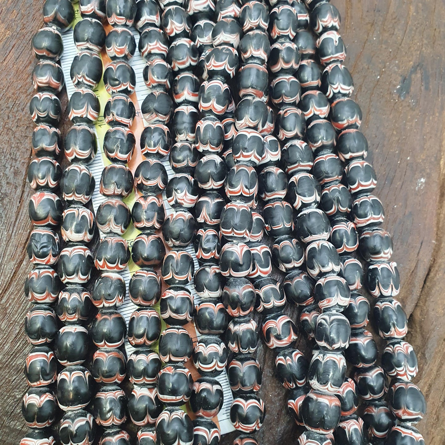 Black Red Feathered African Style Round Glass Chevron Pattern Beads Strand