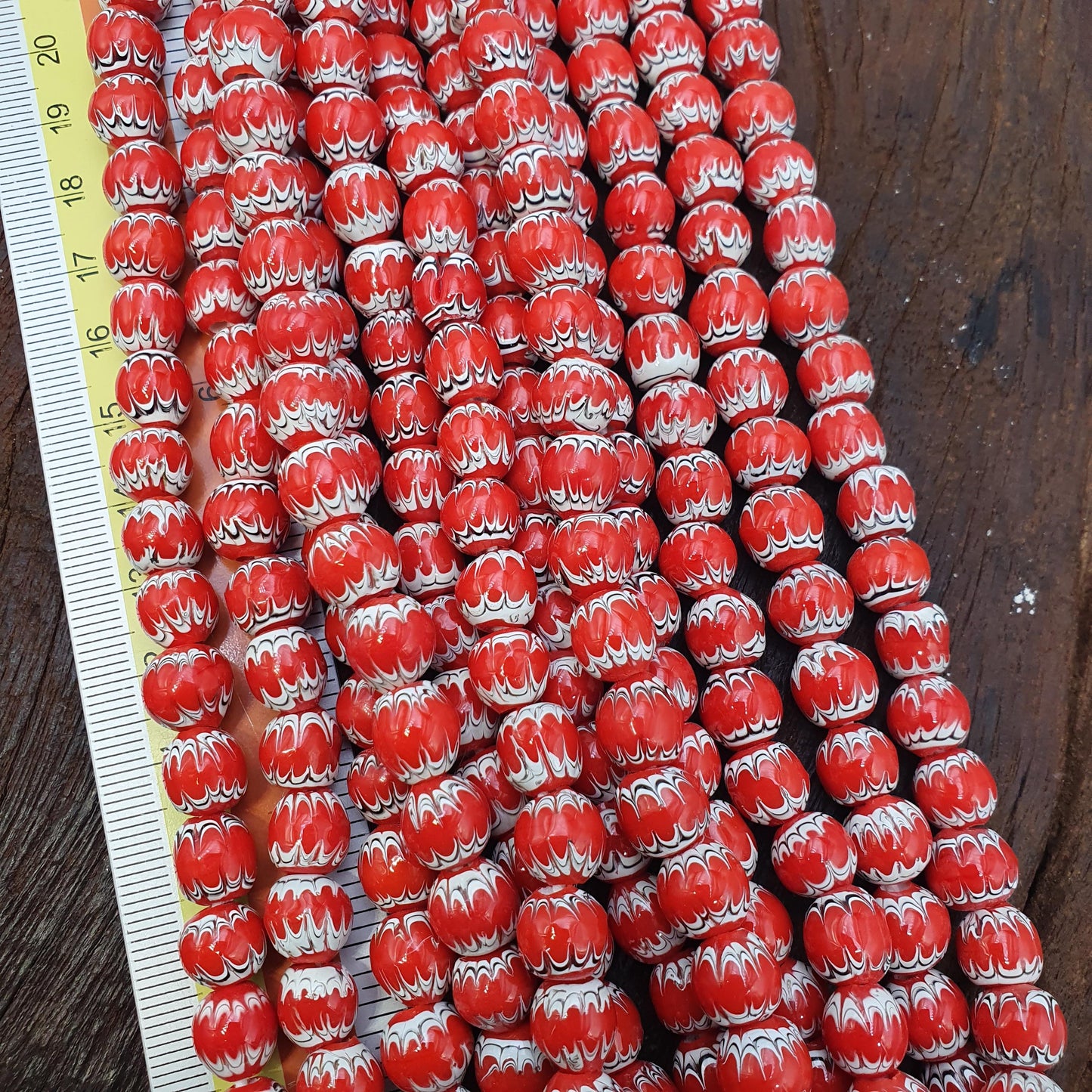 Red White Feathered African Style Round Glass Chevron Pattern Beads Strand