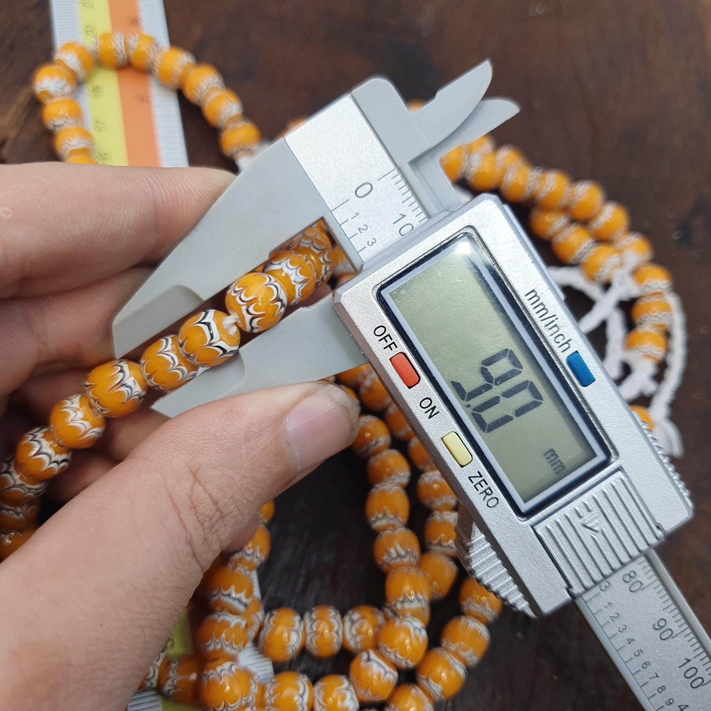 Yellow White Feathered African Style Round Glass Chevron Pattern Beads Strand
