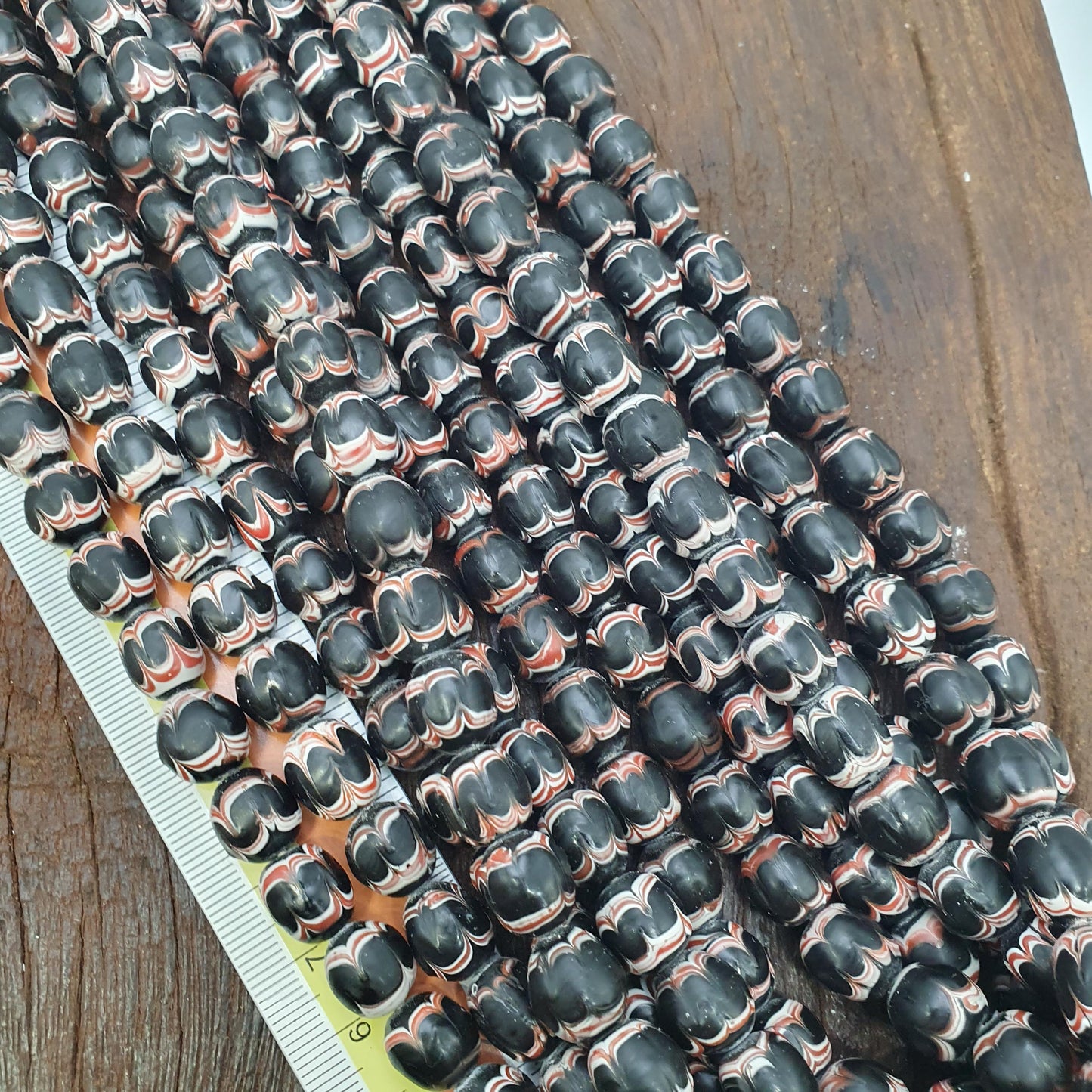 Black Red Feathered African Style Round Glass Chevron Pattern Beads Strand