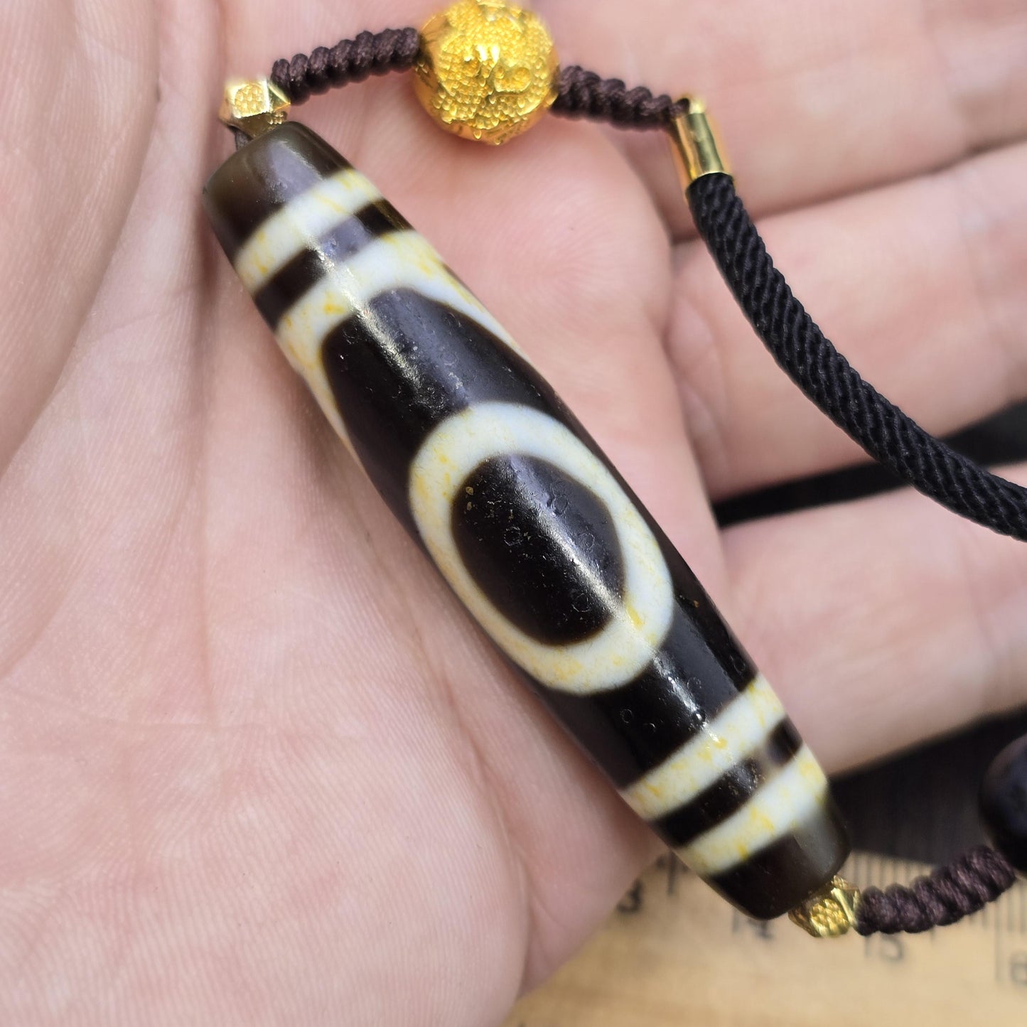 One Eye Dzi Bead Necklace with Peak Motif, Authentic Tibetan Agate Amulet, Himalayan Talisman for Wisdom & Success, Collectible Agate