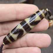 Tiger Tooth Pattern Dzi Bead Necklace Tibetan Agate Gzi Wealth Amulet, Collectible Agate
