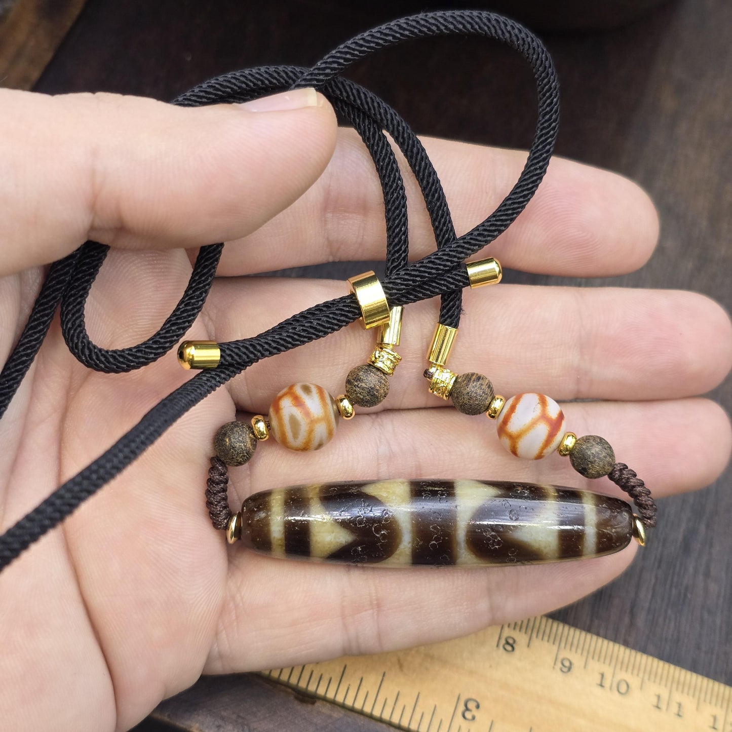 Tiger Tooth Pattern Dzi Bead Necklace Tibetan Agate Gzi Wealth Amulet, Collectible Agate