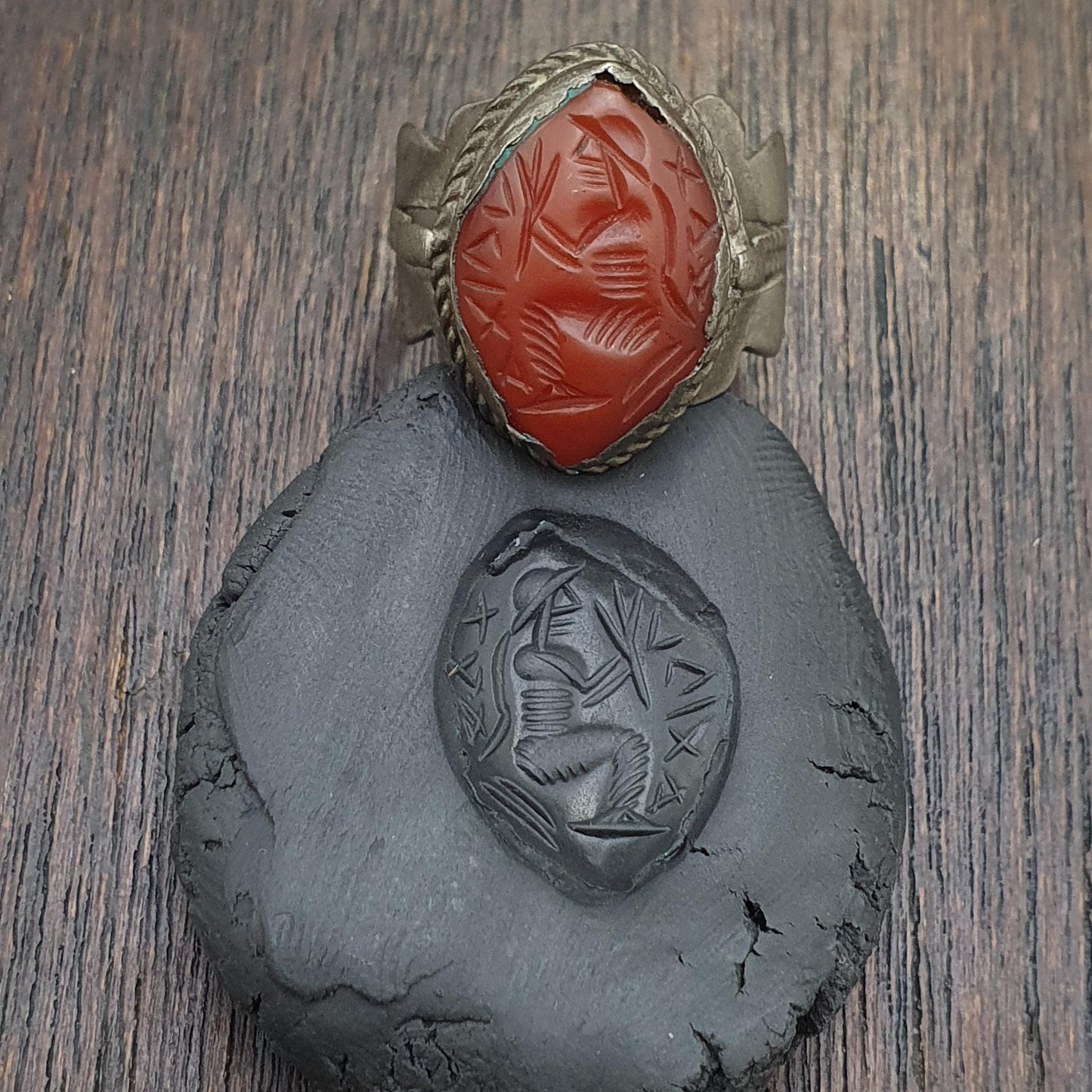 Antique carnelian old seal stamp agate king figurine Sterling silver Ring
