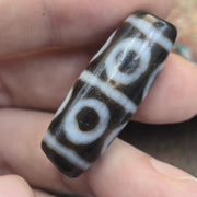 Rare 8-Eye Dzi Bead Taiwan Agate – Auspicious 8 Blessings & Wealth Amulet Spiritual .